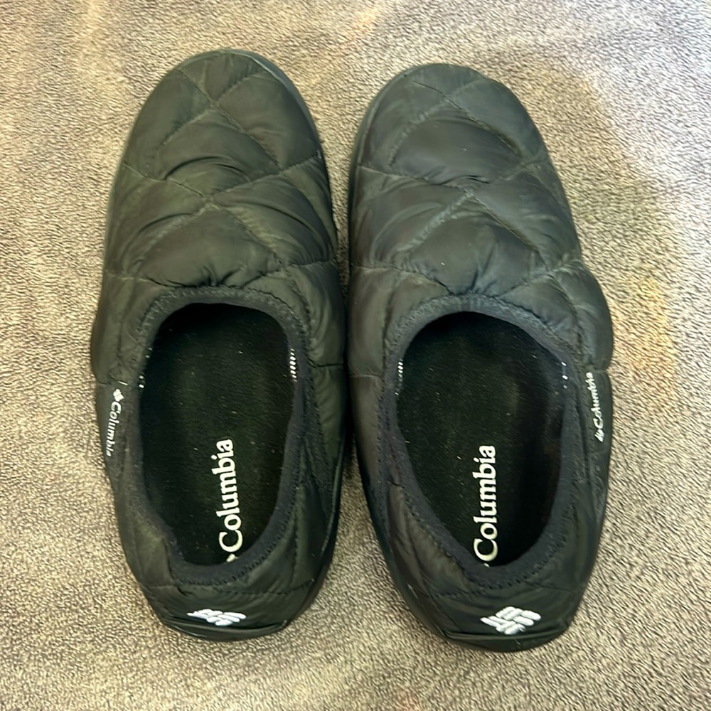 Black Columbia Size W9 puff style insulated slip ons
